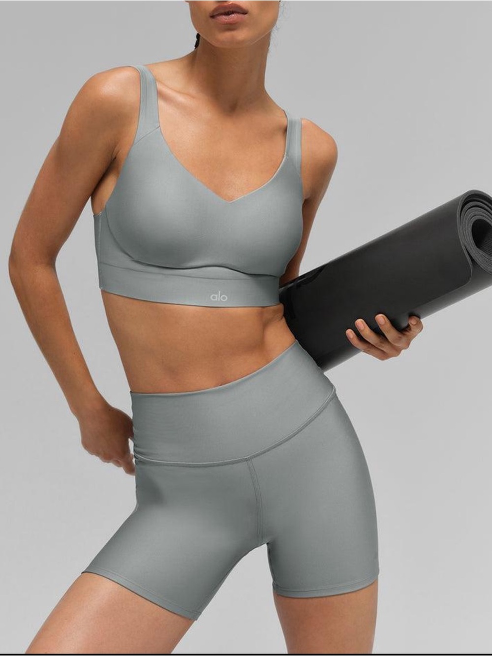 NWT ALO Yoga 5” Airlift Energy Bike Shorts Lunar Grey, size small